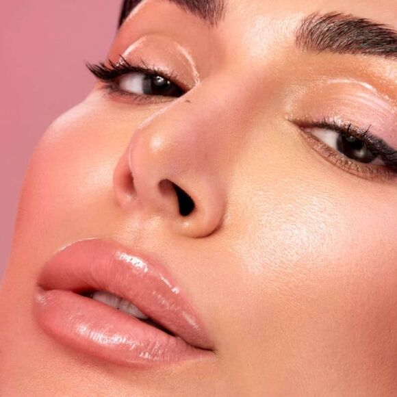 Huda Beauty Spicy Plumping Silk Lip Balm - Picture 7 of 14